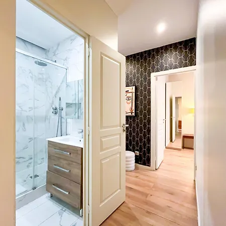 Urban Flat 61 - Pretty 3 Bedrooms In Center Of